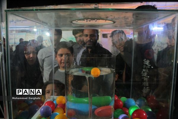 نمایشگاه هفته دفاع مقدس در قم