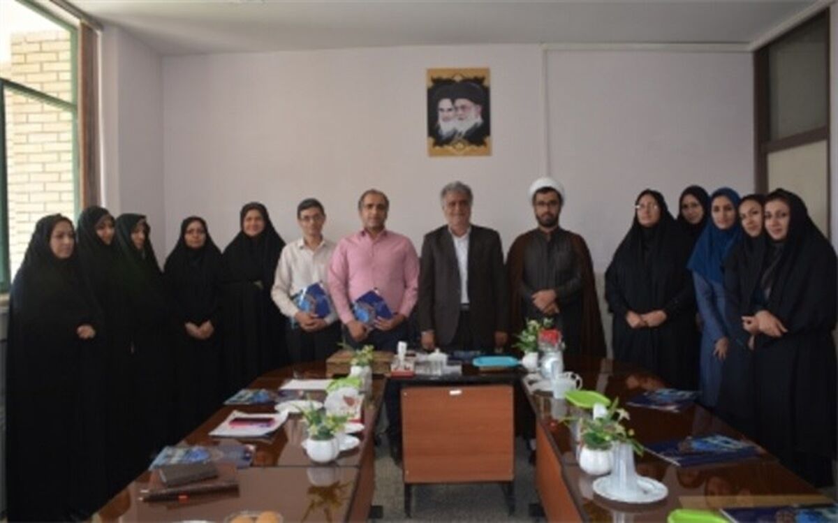 حجاب، نماز، قرآن سه مشخصه بارزی هستند که در وصیت نامه شهدای دانش آموز و دیگر شهدا به آنها تاکید شده است
