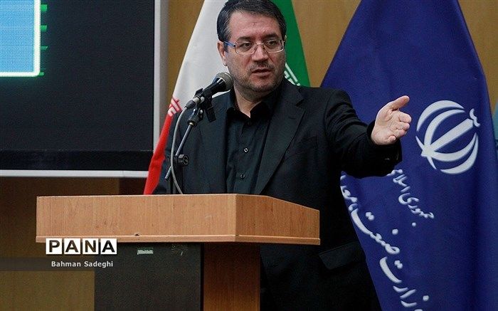 نمایندگان از پاسخ‌های وزیر صمت درباره به‌کارگیری بازنشستگان و بهبود فضای کسب و کار قانع شدند