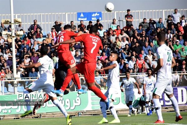 دیدار تیم‌های فوتبال ماشین سازی تبریز و پرسپولیس