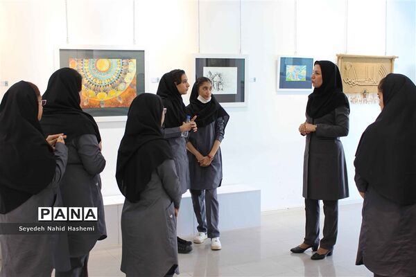 برگزاری نمایشگاه هنرهای تجسمی فرهنگیان و دانش‌آموزان ناشنوای فارس در نگارخانه ایمان و اندیشه