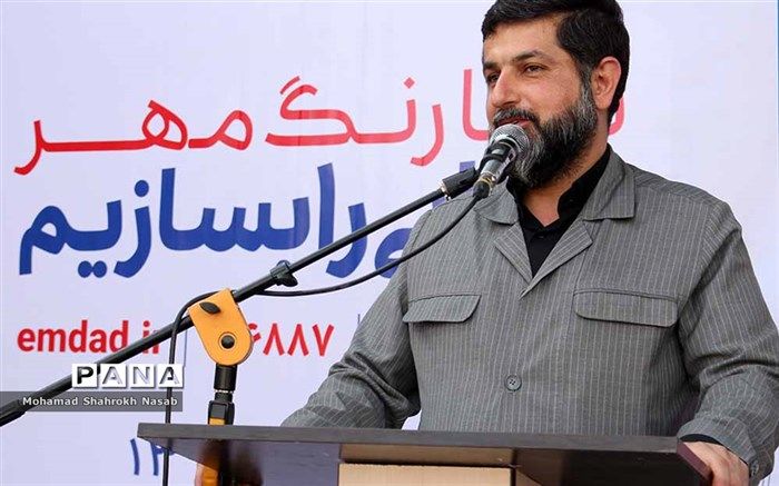 آیین جشن  عاطفه‌ها بستری برای گسترش اخلاق و نوع دوستی در جامعه