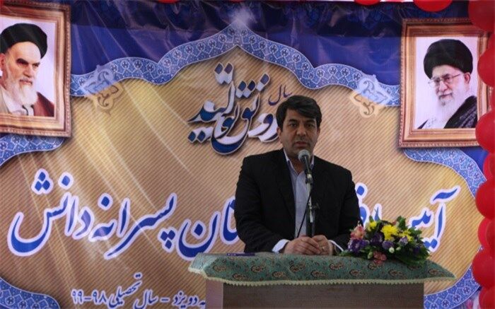 استاندار یزد: امروز فضای خوبی برای ارائه خدمت به پناهندگان درزمینه تحصیل دراستان یزد فراهم شده است
