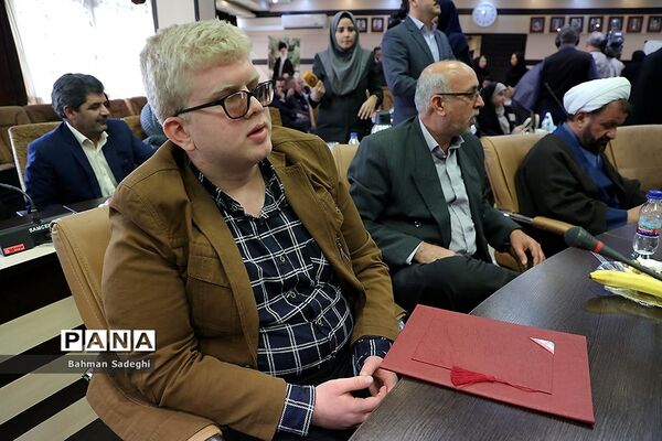 آیین تجلیل از رتبه های برتر آزمون سراسری دانشگاه‌ها توسط سازمان بهزیستی