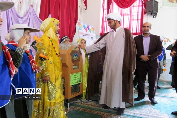 تقسیم عاطفه‌ها در جشن عاطفه‌های نی ریز