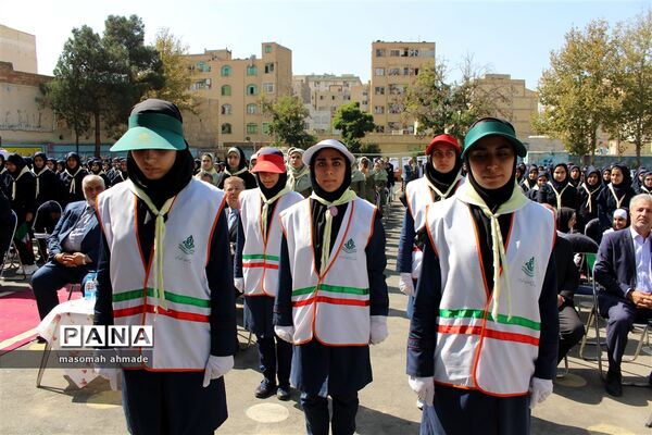 مراسم متمرکز استانی پویش عاطفه‌ها در مدرسه دخترانه اکبریه حصارک کرج