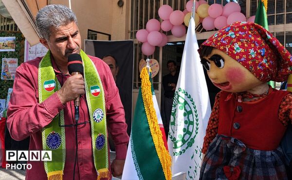 جشن عاطفه‌ها در مدرسه شهید فاطمه کفاش