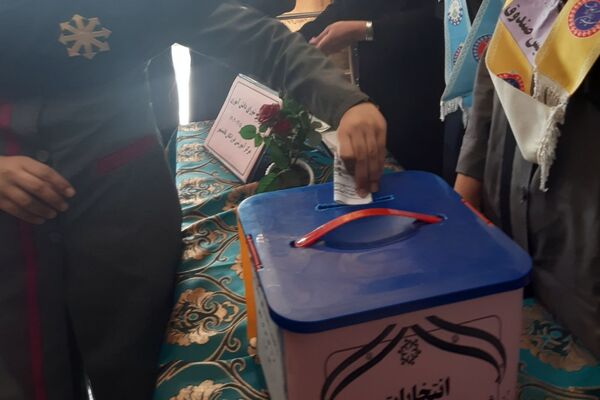 برگزاری انتخابات شورای دانش‌آموزی در دبیرستان فرزانگان قائمشهر