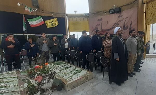 گلباران مزار شهدای گمنام قم در ایام الله دهه فجر