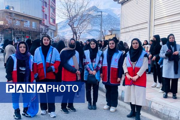 راهپیمایی یوم‌الله ۲۲بهمن با حضور گسترده مردم و نهادها در بانه