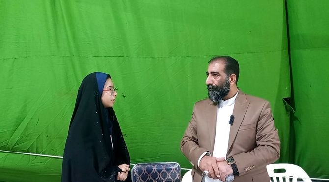 فروغ رضوی، در کنار آرامگاه اشرف آهنگر