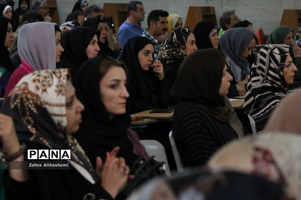 مراسم انتخابات انجمن اولیا و مربیان در مدرسه آیین روشن