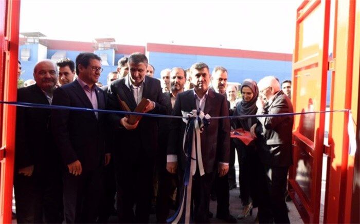 با حضور وزیر راه و شهرسازی بزرگترین خط تولید کانتینر دریایی ایران در البرز افتتاح شد