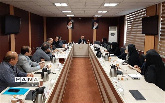 نشست ماهانه کمیته کیفیت بخشی مدارس هیات امنایی منطقه 13 تهران