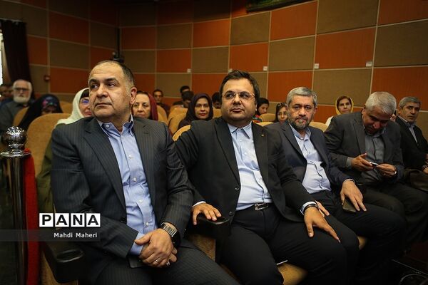 نکوداشت یونس شکرخواه
