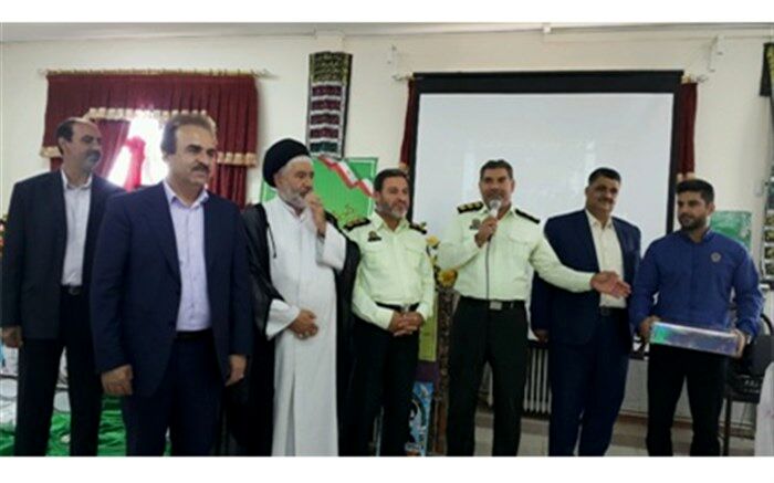گرامیداشت هفته نیروی انتظامی در دبیرستان وکیلی 10 نیشابور