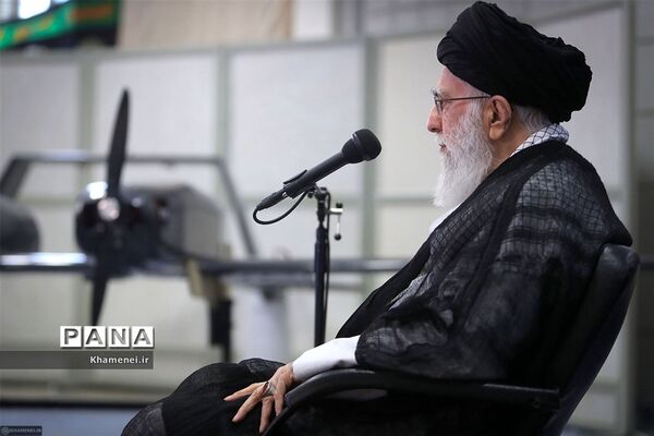 بازدید رهبر انقلاب اسلامی از نمایشگاه شرکت‌های دانش‌بنیان و فناوری‌های برتر