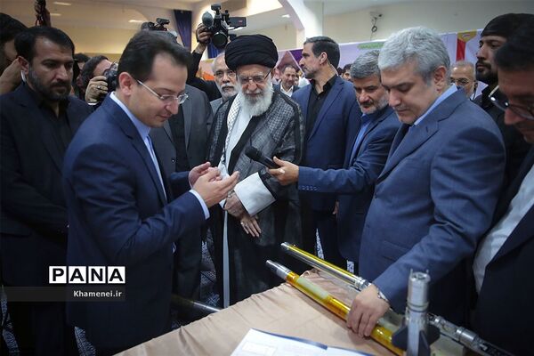 بازدید رهبر انقلاب اسلامی از نمایشگاه شرکت‌های دانش‌بنیان و فناوری‌های برتر