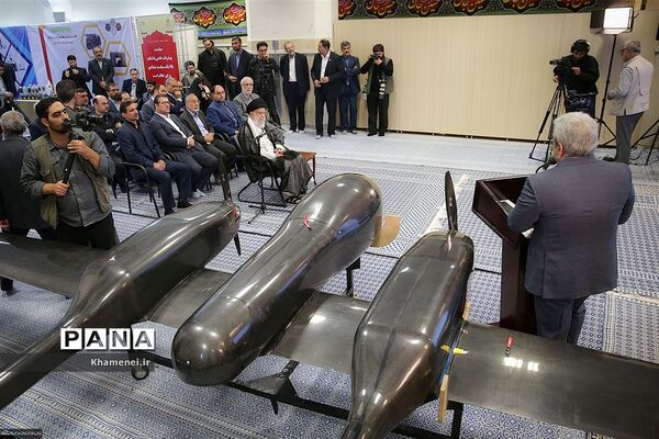 بازدید رهبر انقلاب اسلامی از نمایشگاه شرکت‌های دانش‌بنیان و فناوری‌های برتر