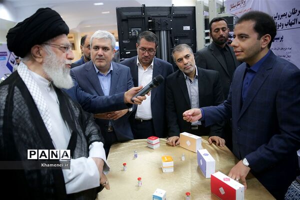 بازدید رهبر انقلاب اسلامی از نمایشگاه شرکت‌های دانش‌بنیان و فناوری‌های برتر