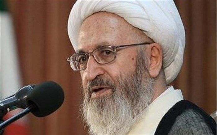 آیت الله سبحانی در انتقاد از مصوبه مجلس: قهوه خانه مصداق اماکن عمومی است