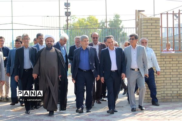 توزیع تجهیزات طرح کنترل و کاهش آسیب‌های اجتماعی مدارس استان بوشهر