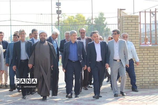 توزیع تجهیزات طرح کنترل و کاهش آسیب‌های اجتماعی مدارس استان بوشهر