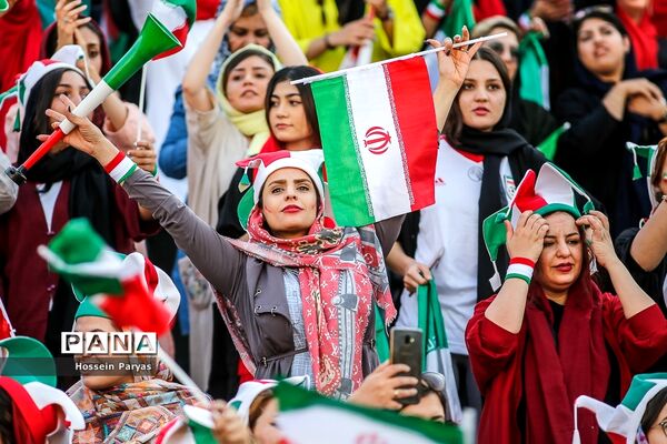 روز تاریخ؛ اولین حضور رسمی زنان در استادیوم فوتبال