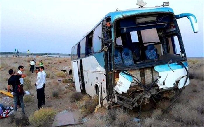 انتقال ٦٦ مصدوم تصادف دو اتوبوس‌ زائران به ایران