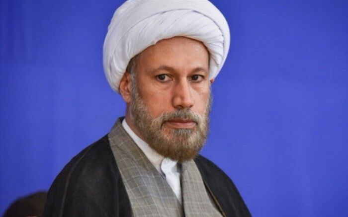 امام‌جمعه شیراز: اسلام می‌خواهد آقامَنِشی را به انسان دهد و در روش و منش حافظ، این ویژگی نمایان است