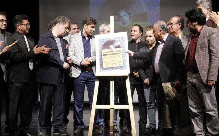 رونمایی از آلبوم تاج اصفهانی در روزگار بی‌رونقی آواز ایرانی