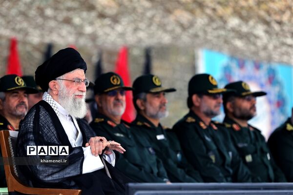 حضور رهبر معظم انقلاب در مراسم دانش‌آموختگی دانشجویان دانشگاه امام حسین (ع)
