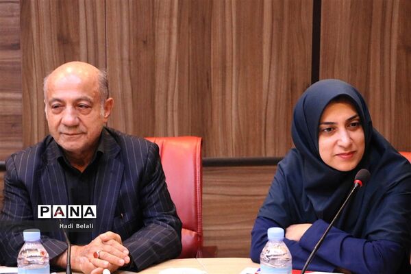 نشست خیرین حامی دانش‌آموزان بازمانده از تحصیل شهرستان‌های استان تهران
