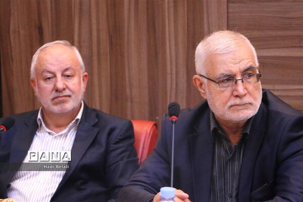 نشست خیرین حامی دانش‌آموزان بازمانده از تحصیل شهرستان‌های استان تهران