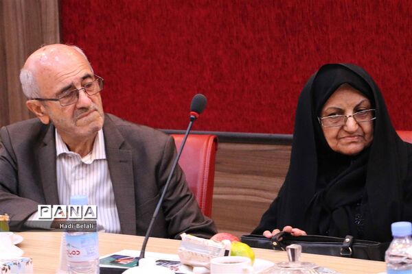 نشست خیرین حامی دانش‌آموزان بازمانده از تحصیل شهرستان‌های استان تهران