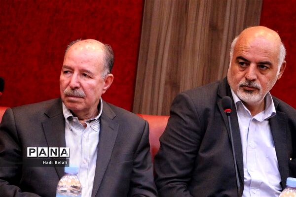 نشست خیرین حامی دانش‌آموزان بازمانده از تحصیل شهرستان‌های استان تهران