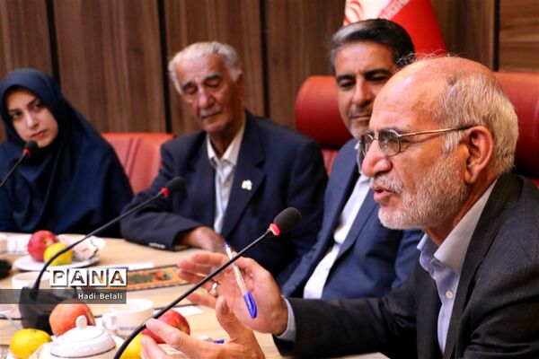 نشست خیرین حامی دانش‌آموزان بازمانده از تحصیل شهرستان‌های استان تهران