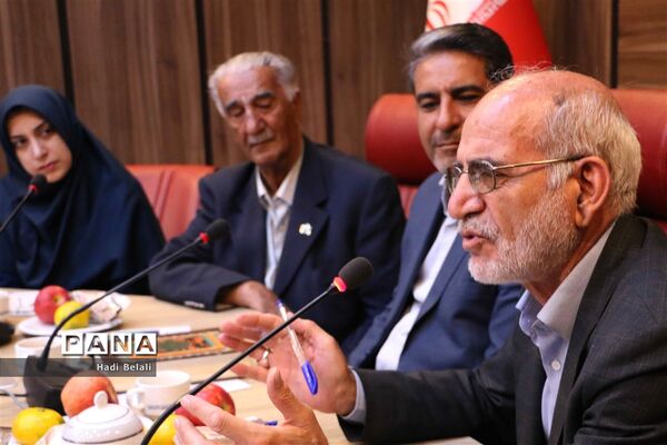 نشست خیرین حامی دانش‌آموزان بازمانده از تحصیل شهرستان‌های استان تهران
