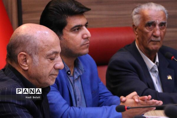نشست خیرین حامی دانش‌آموزان بازمانده از تحصیل شهرستان‌های استان تهران