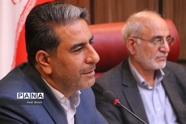 نشست خیرین حامی دانش‌آموزان بازمانده از تحصیل شهرستان‌های استان تهران