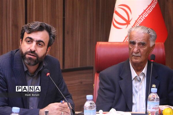نشست خیرین حامی دانش‌آموزان بازمانده از تحصیل شهرستان‌های استان تهران