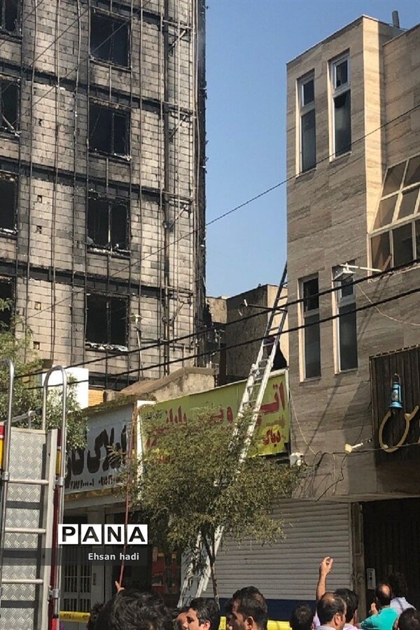 آتش سوزی برج اداری و تجاری آراکس مشهد