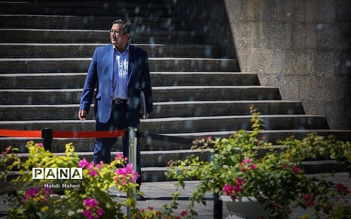وزیر صنعت، معدن و تجارت خبر داد: فعال کردن 2000 واحد تولیدی در سال جاری