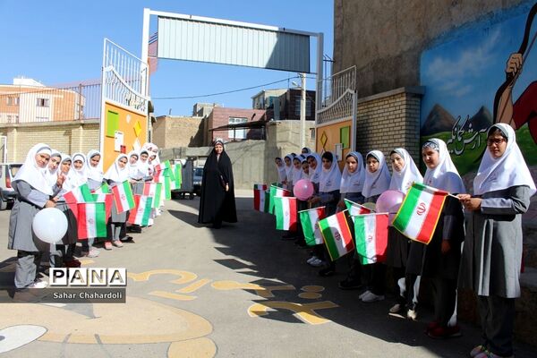 حضور کاروان شادی کانون پرورش فکری کودکان و نوجوانان استان همدان در مدرسه شاهد اخوان