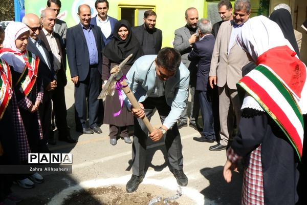 آیین احداث مدرسه خیری به همت خیر نیک اندیش، بتول بختیاری در منطقه 8 آموزش و پرورش