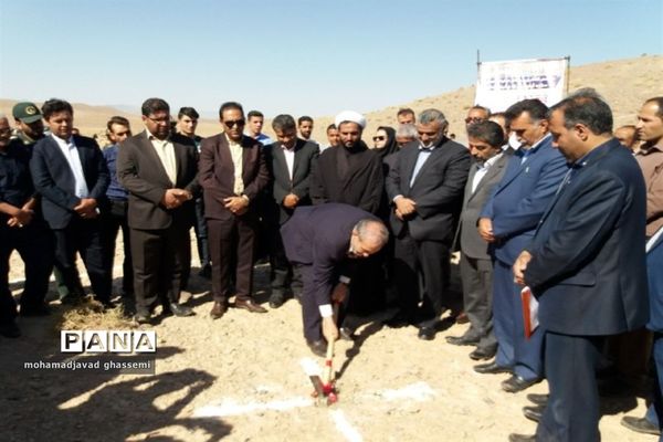 کلنگ آغاز عملیات اجرایی بند خاکی روستای حاجی آباد مود شهرستان سربیشه