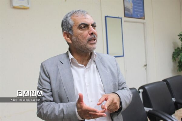 جلسه کار گروه آماده‌سازی مدارس در برابر زلزله  استان بوشهر