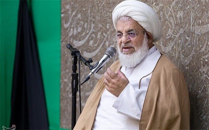 امام جمعه  یزد: سودمحوری عامل اصلی عدم رعایت استاندارد در تولید است
