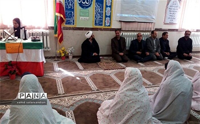 در آئینی نمادین، زنگ نماز در آموزشگاه نمونه دولتی فرزانگان بیجار نواخته شد
