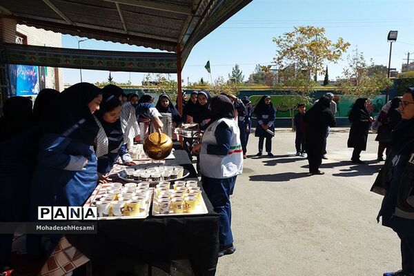 ایستگاه صلواتی در دبیرستان نمونه کاشی نیلوفر